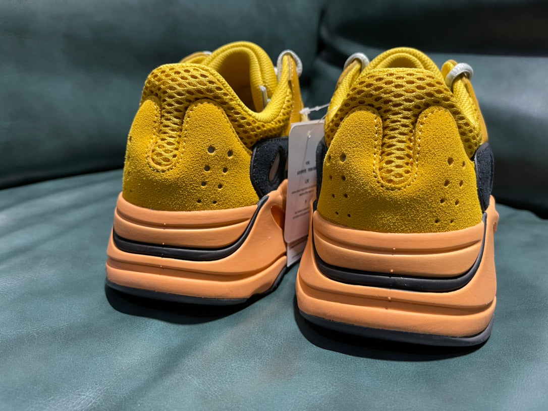 Adidas Solar Flare 700