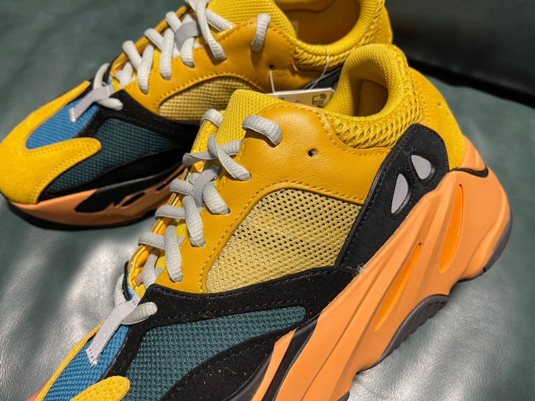 Adidas Solar Flare 700