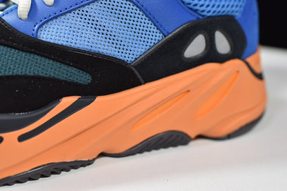 Adidas Bright Wave 700