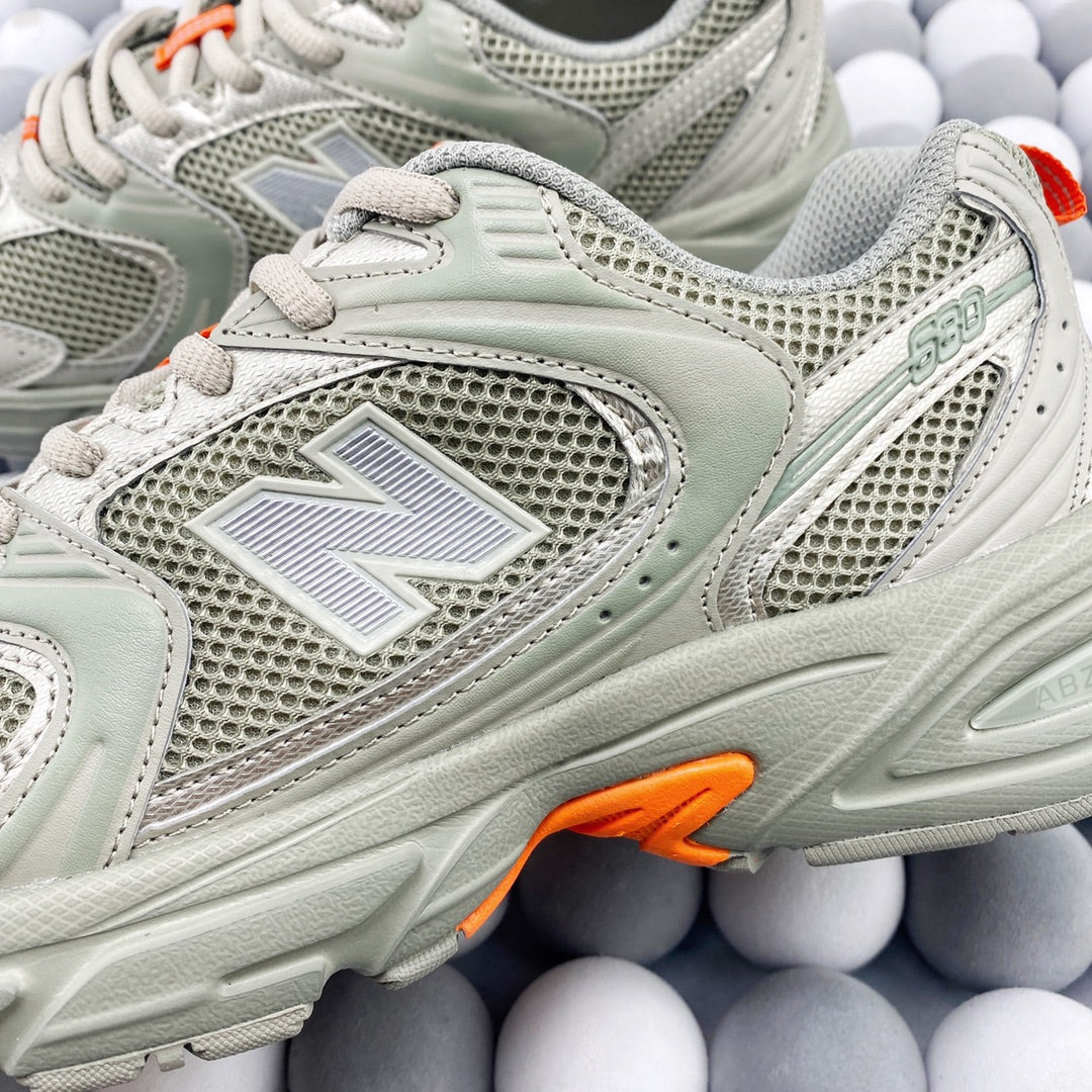 New Balance 530