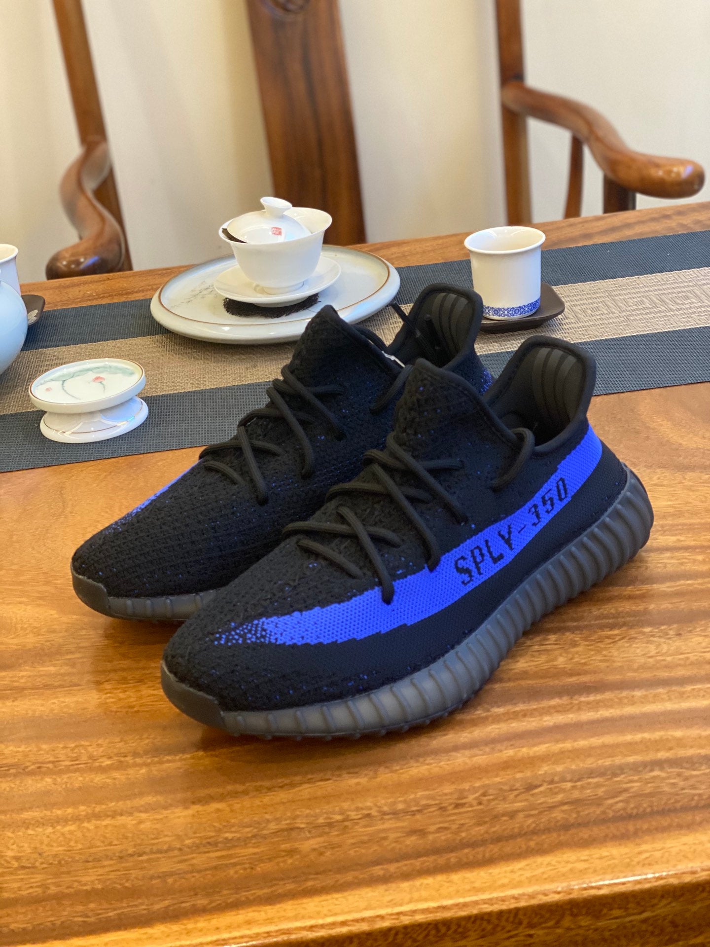 Adidas Dazzle Wave 350