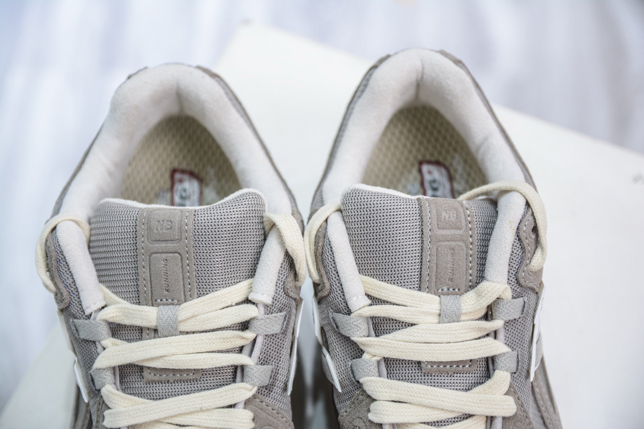 New Balance 1906R