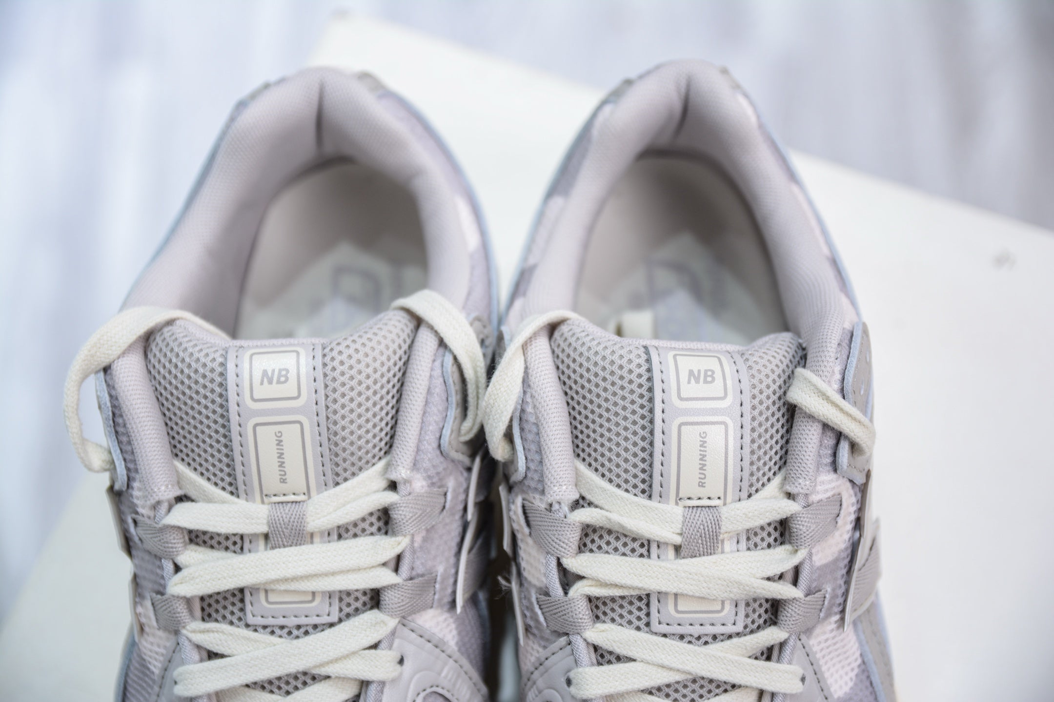 New Balance 1906R