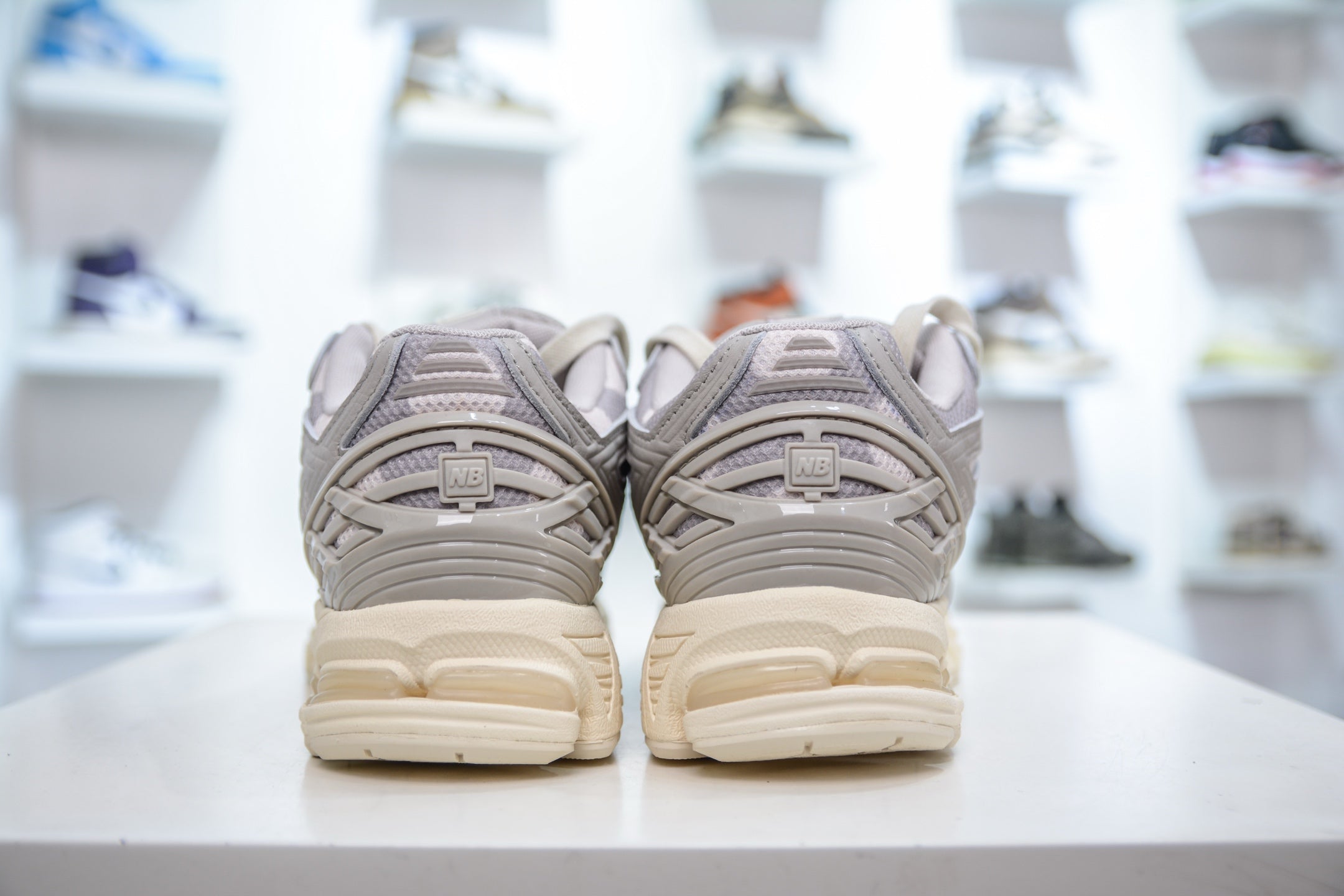 New Balance 1906R
