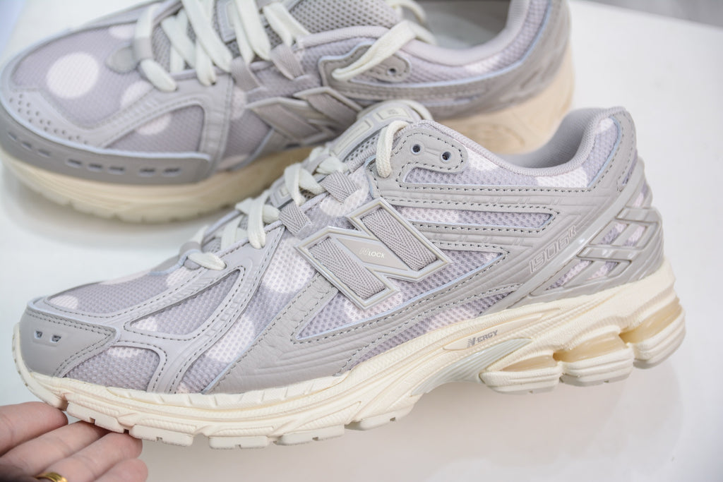 New Balance 1906R
