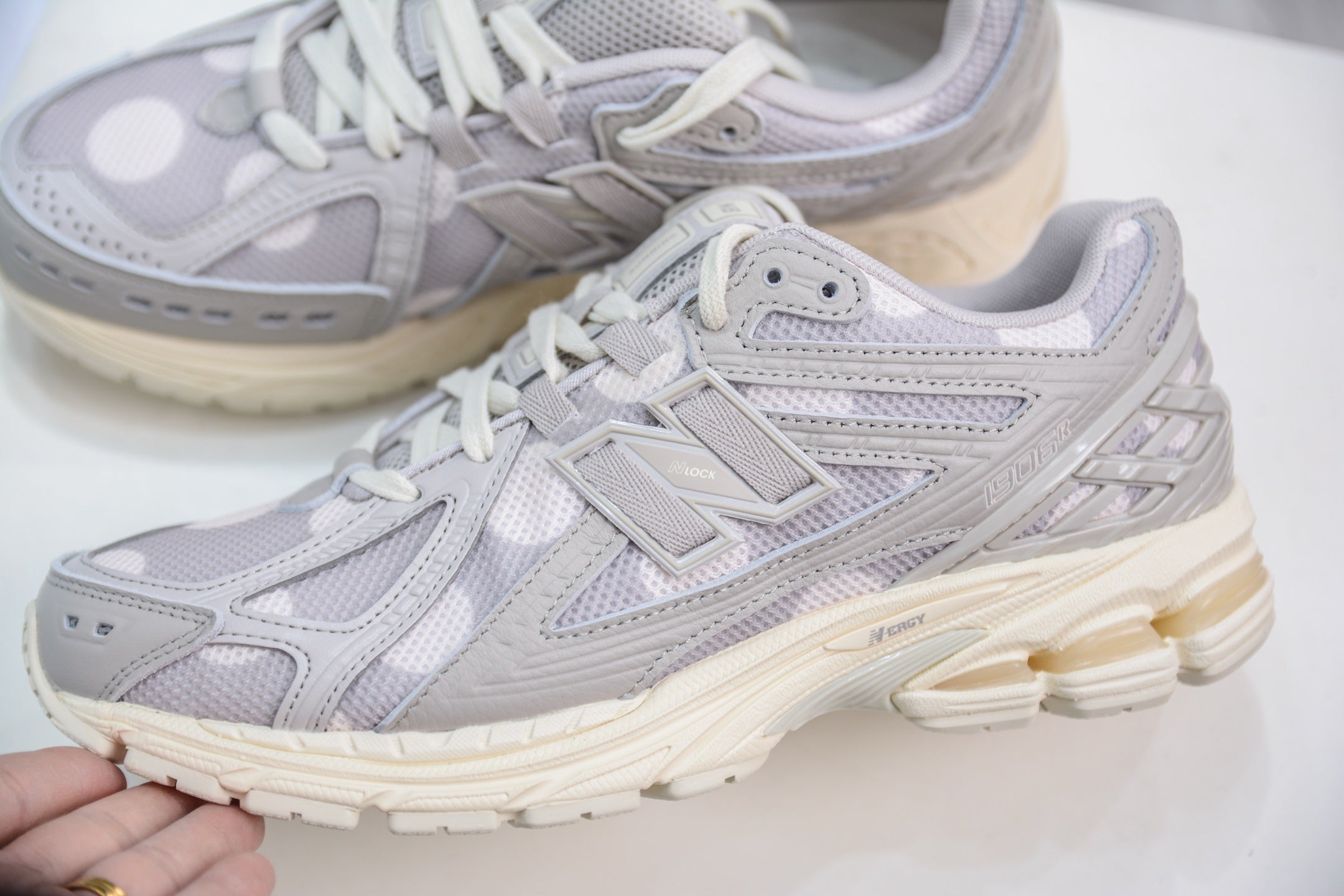 New Balance 1906R