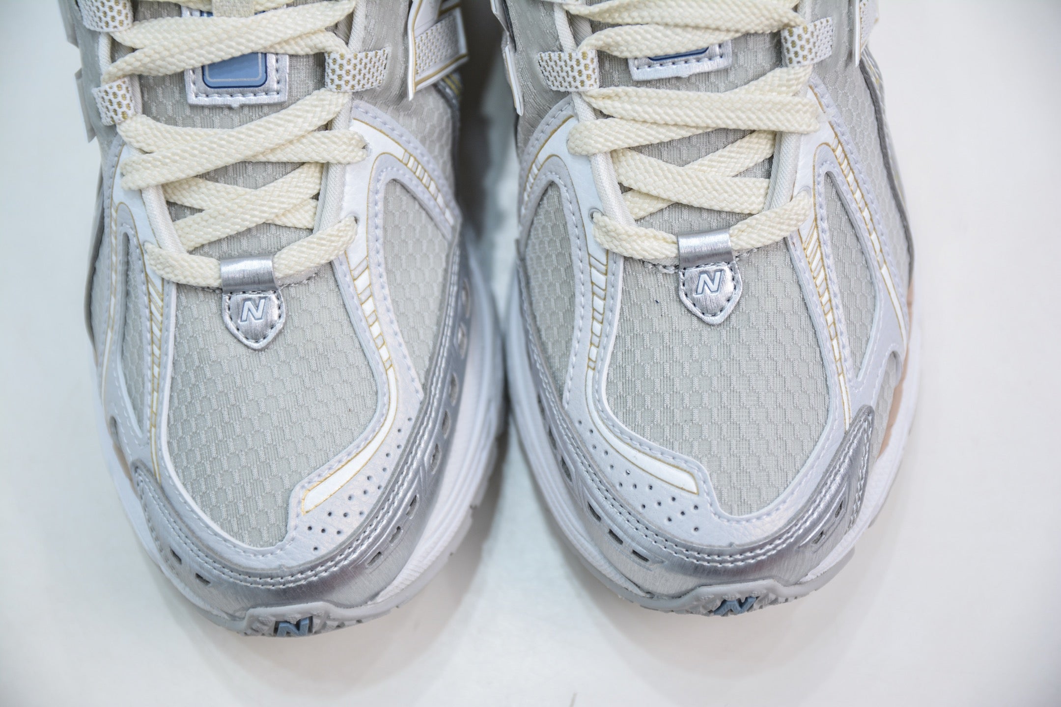 New Balance 1906R