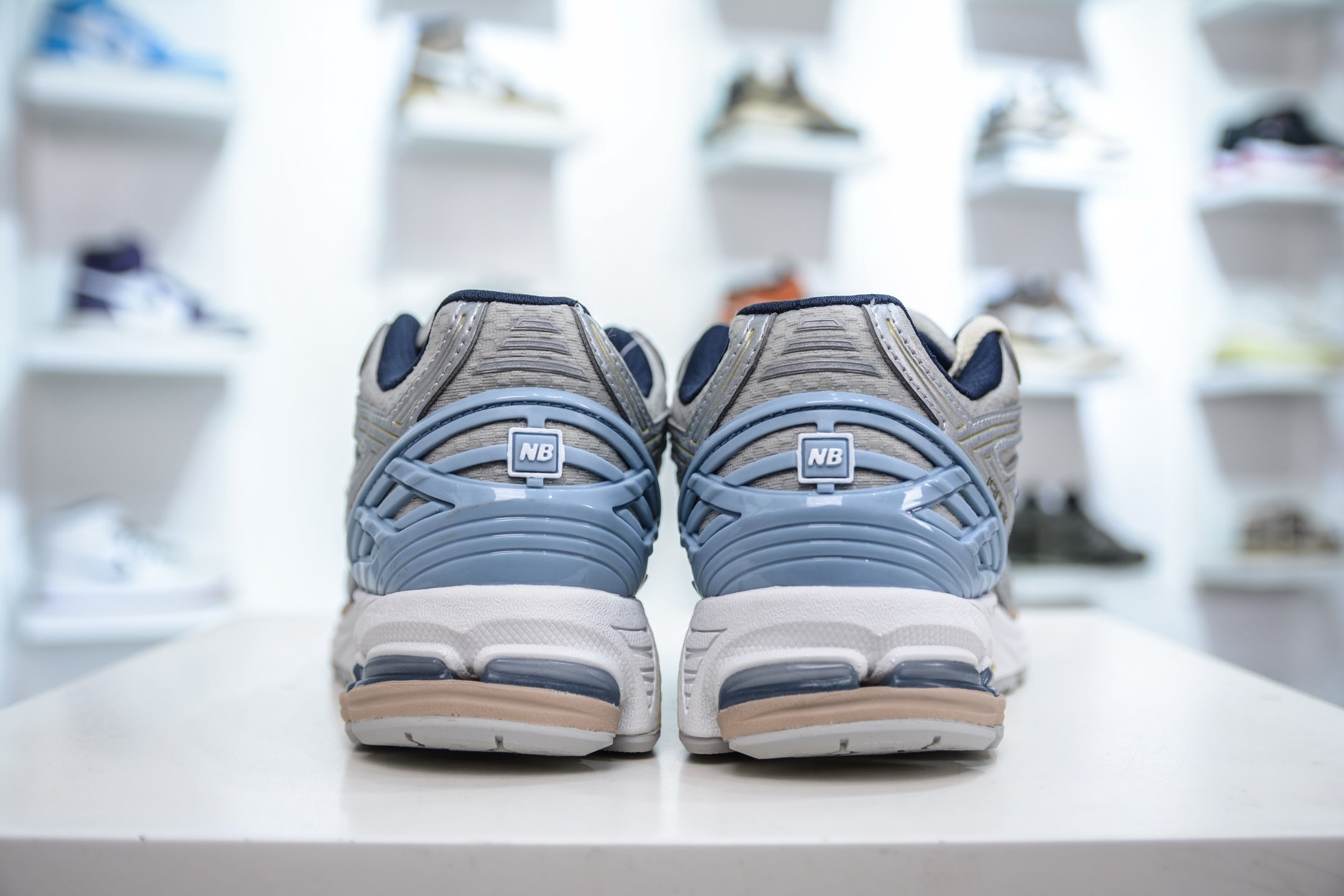 New Balance 1906R