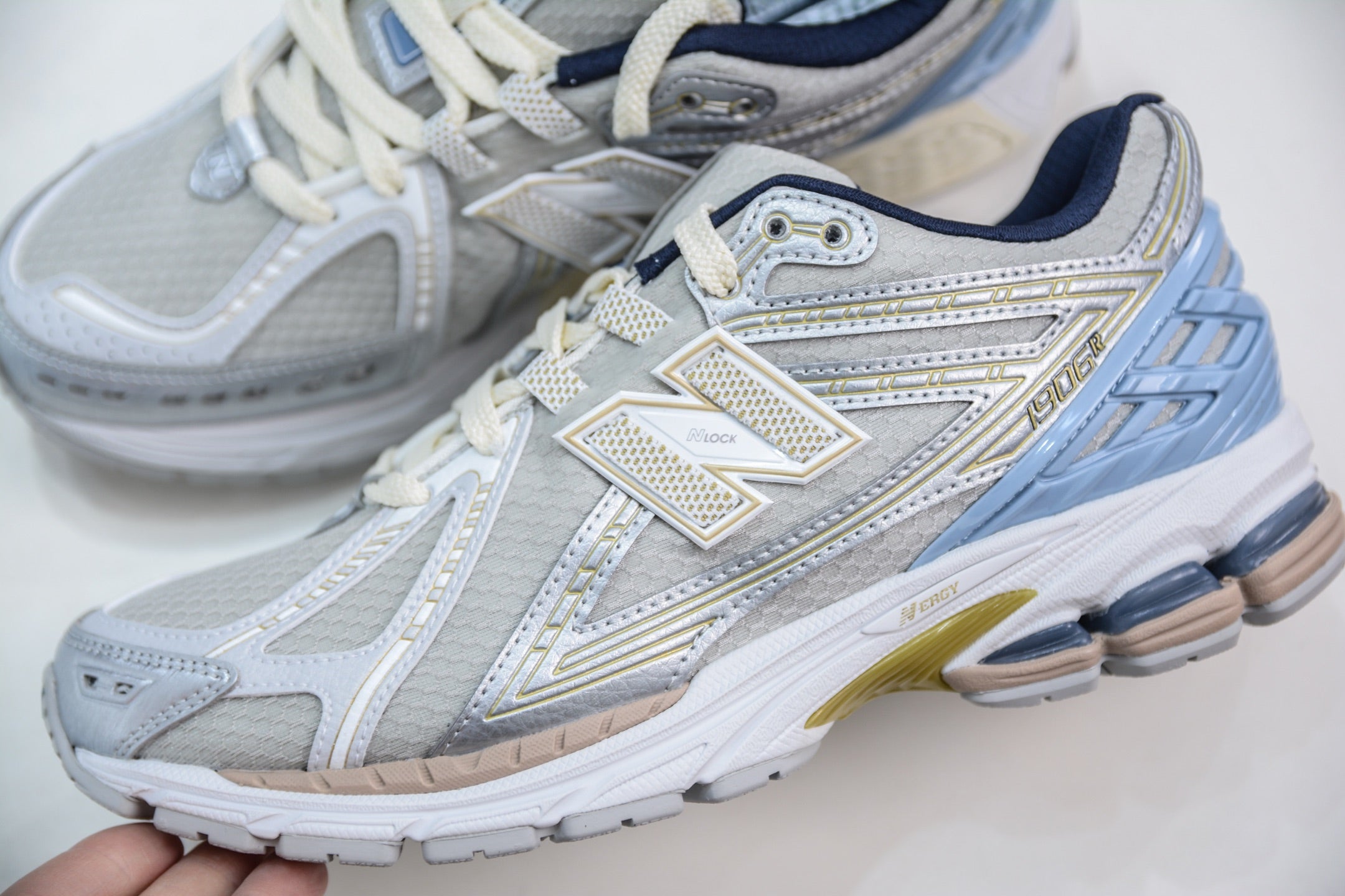 New Balance 1906R