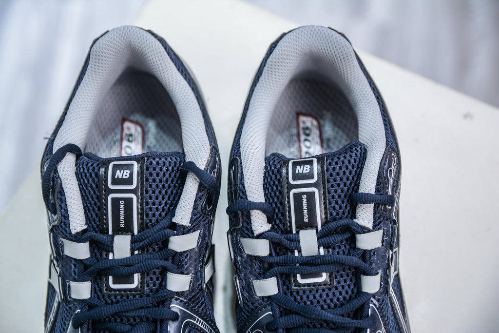 New Balance 1906R