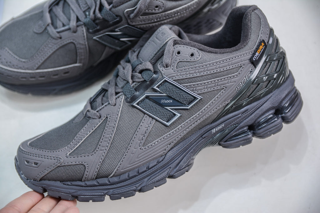 New Balance 1906R