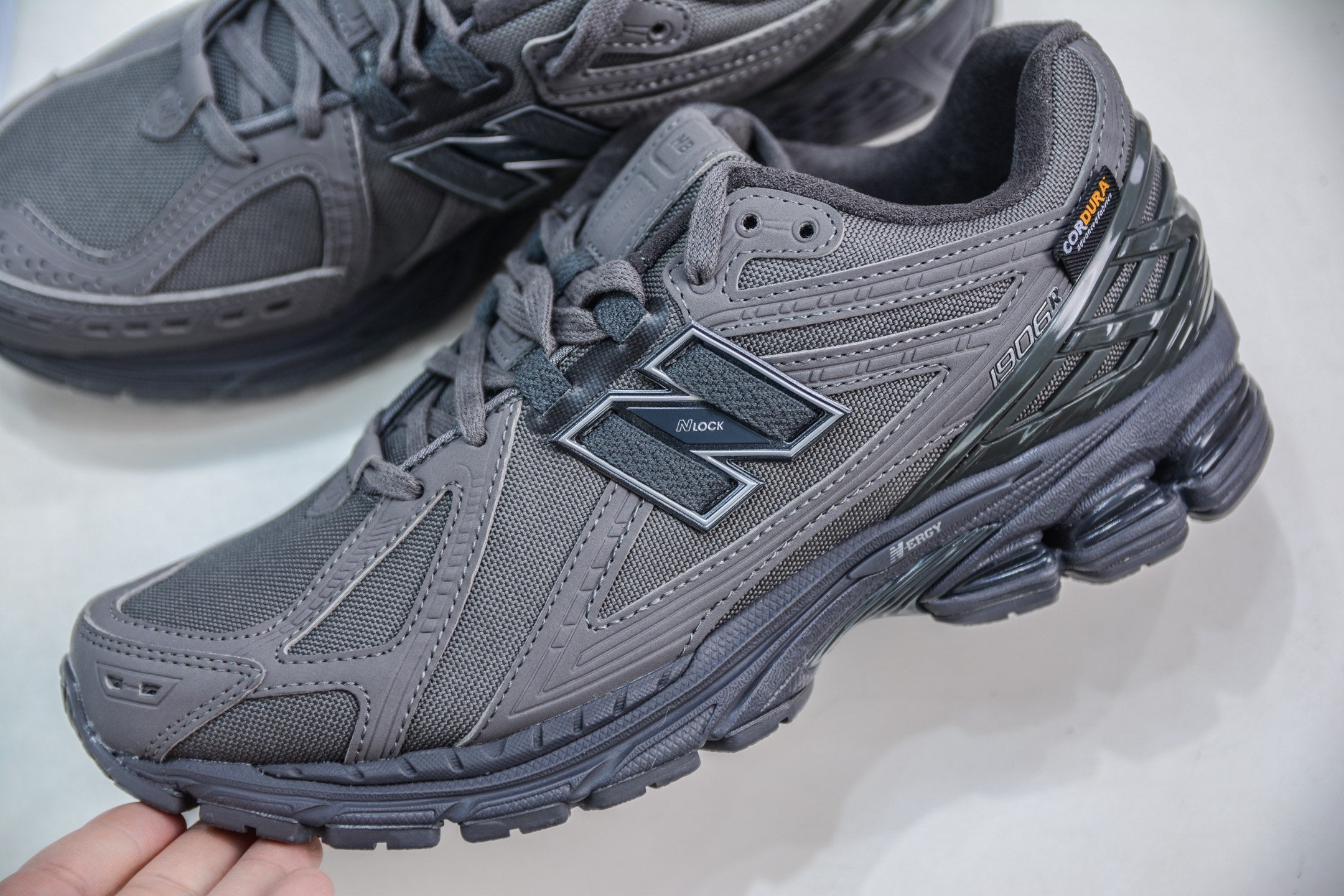 New Balance 1906R
