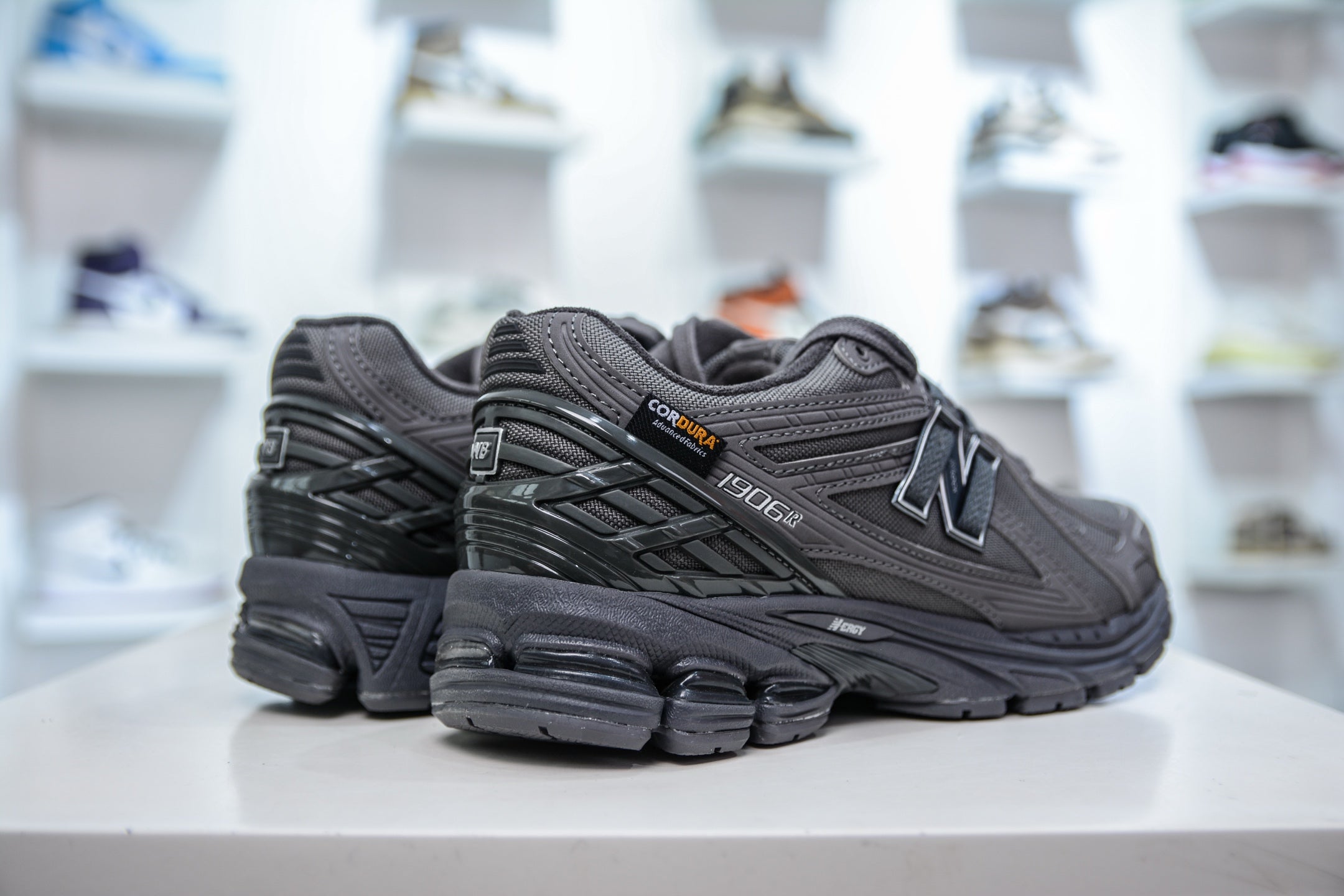 New Balance 1906R