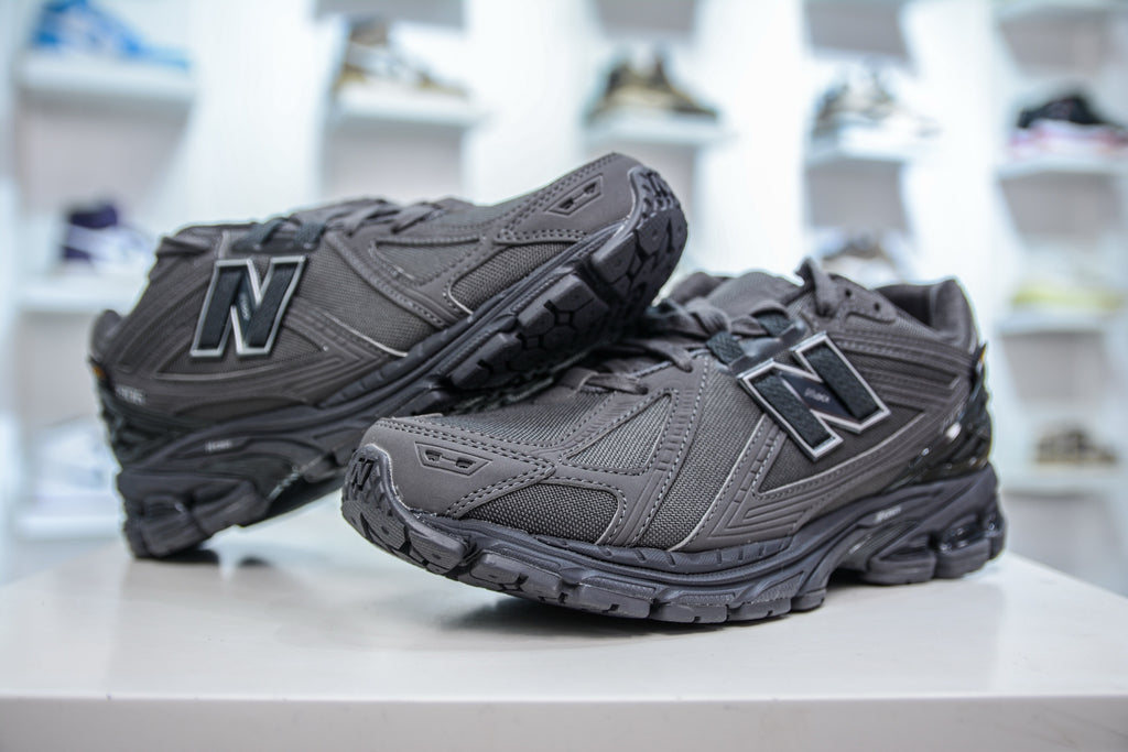 New Balance 1906R