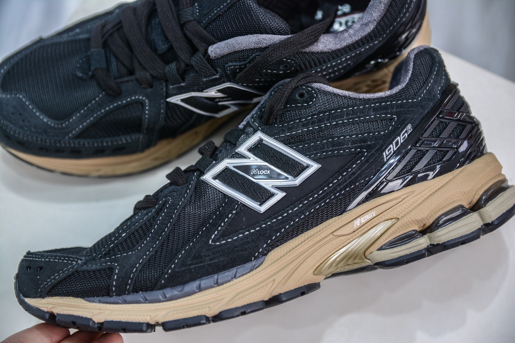 New Balance 1906R