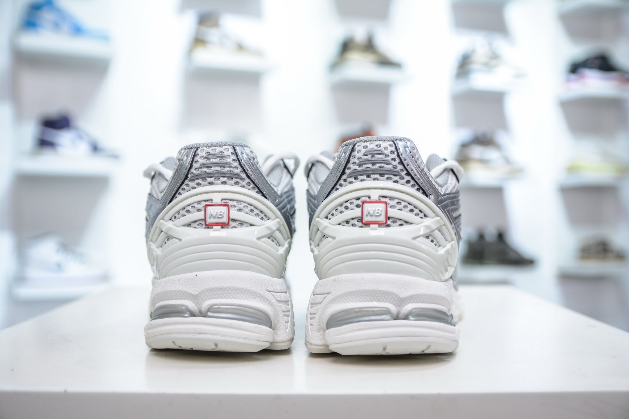 New Balance 1906R
