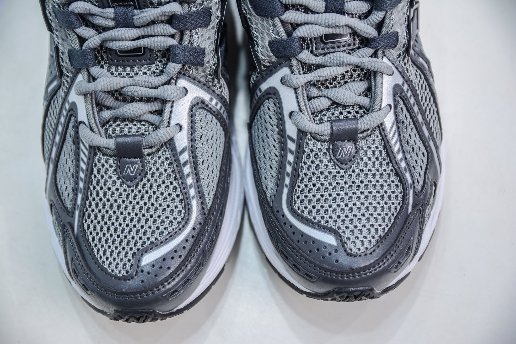 New Balance 1906R