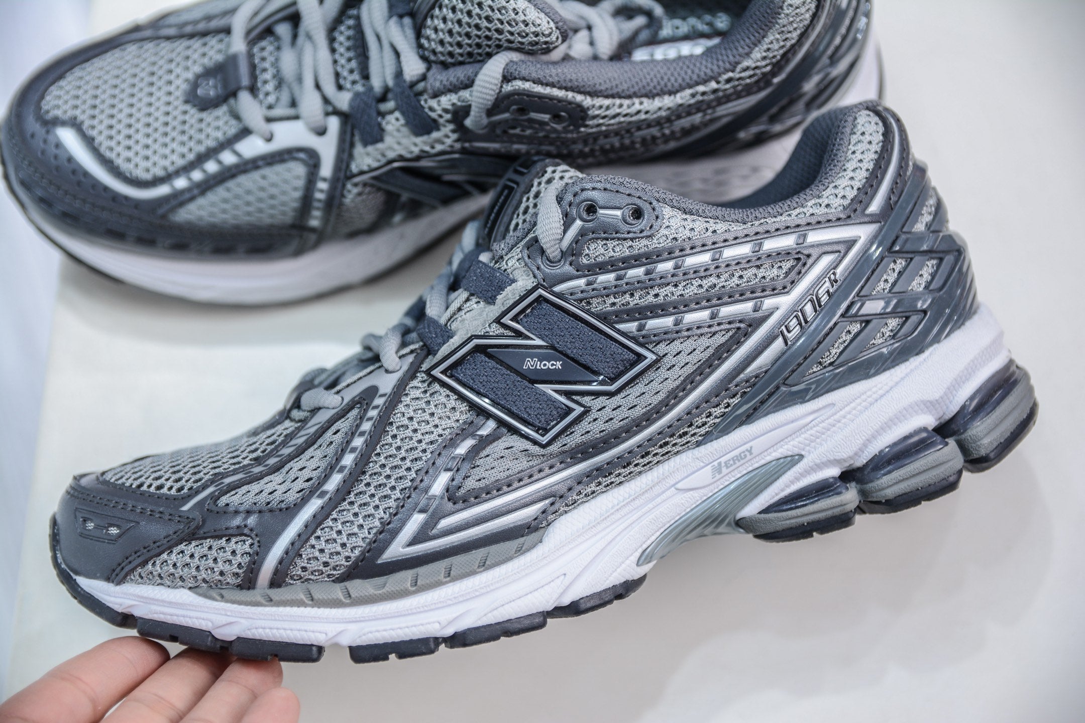 New Balance 1906R