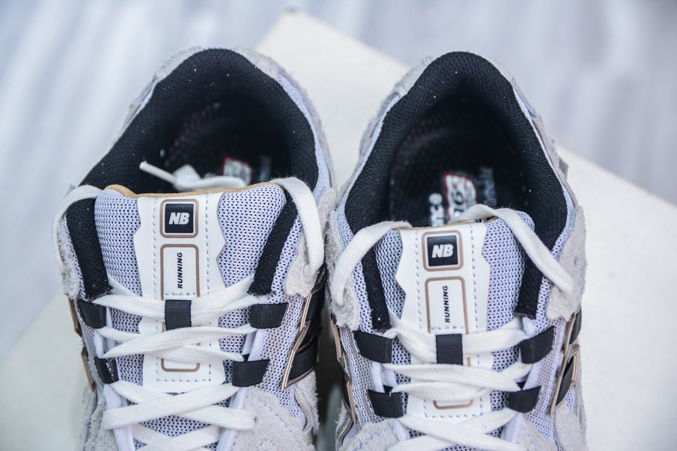 New Balance 1906R