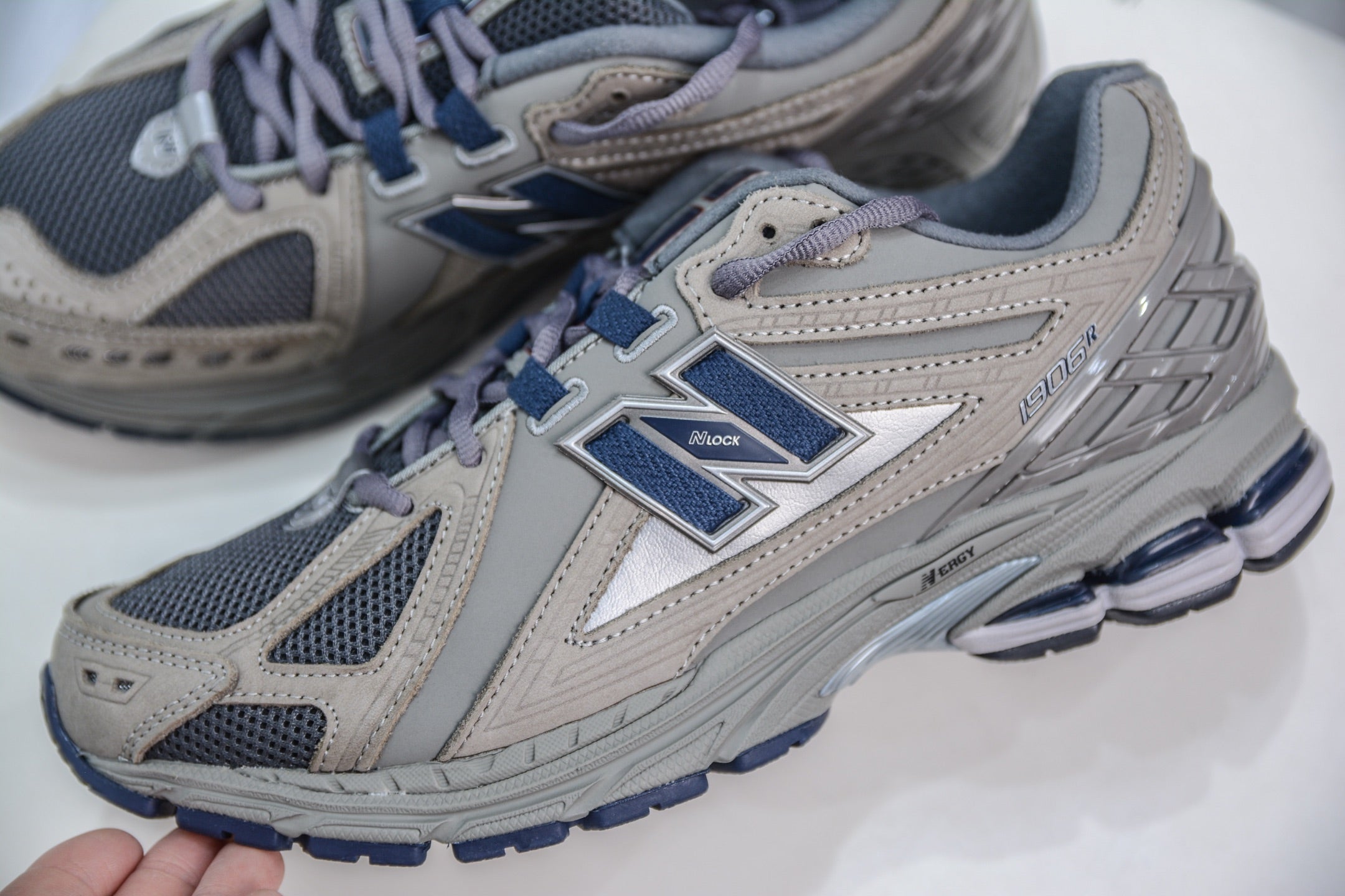 New Balance 1906R