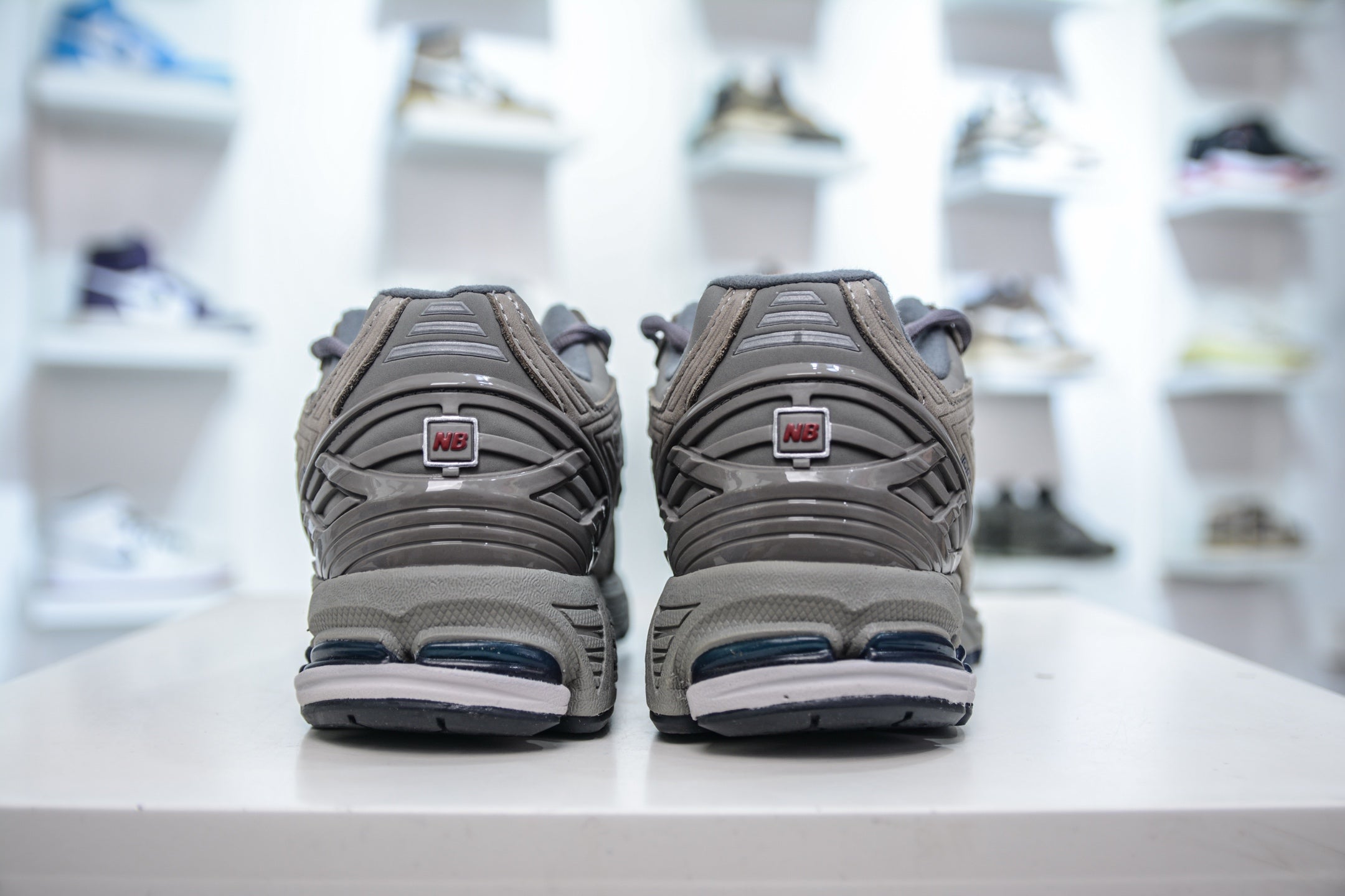 New Balance 1906R