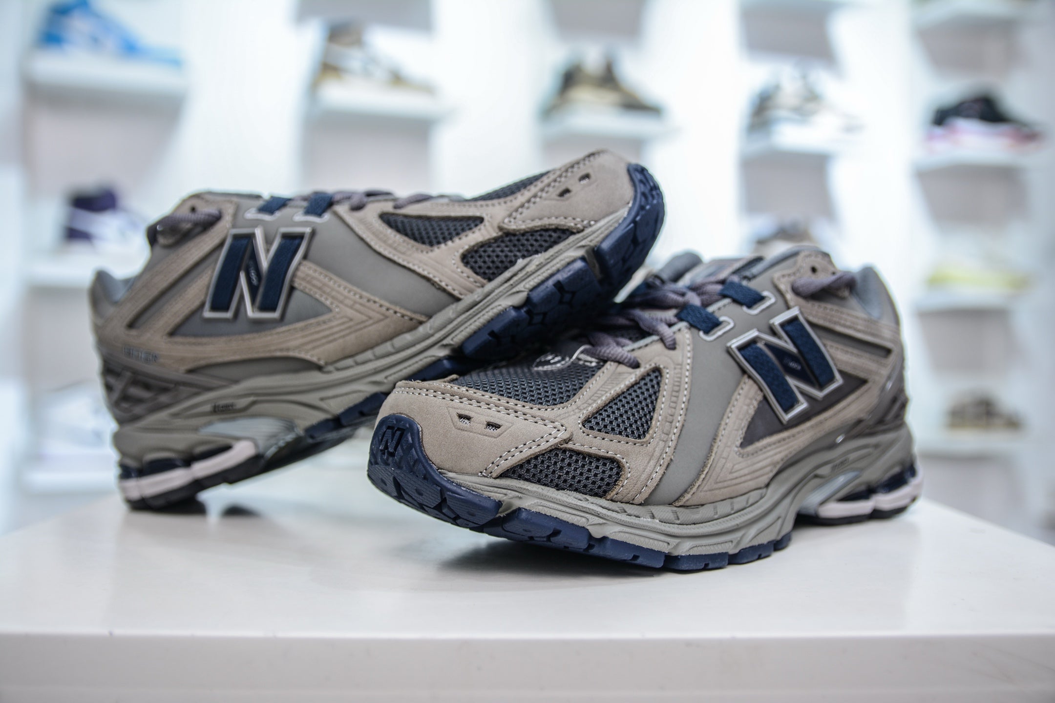 New Balance 1906R