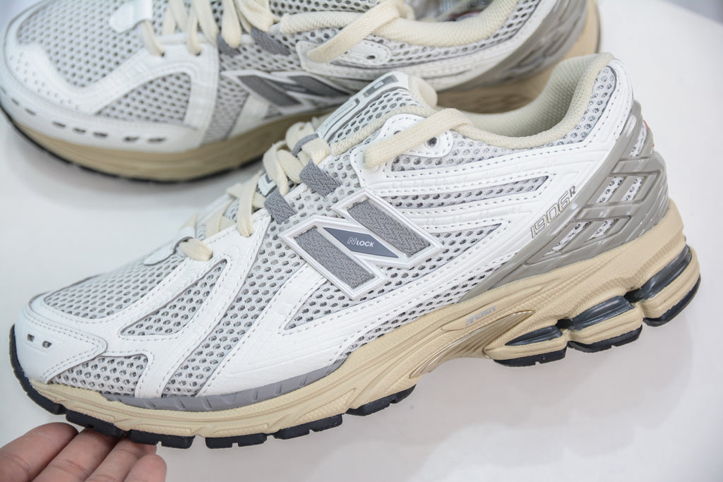 New Balance 1906R