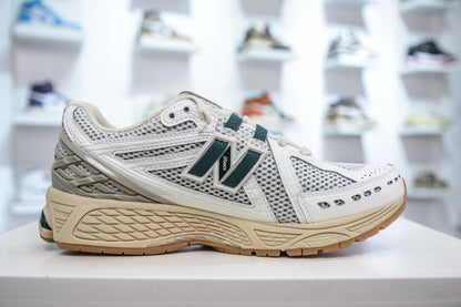 New Balance 1906R