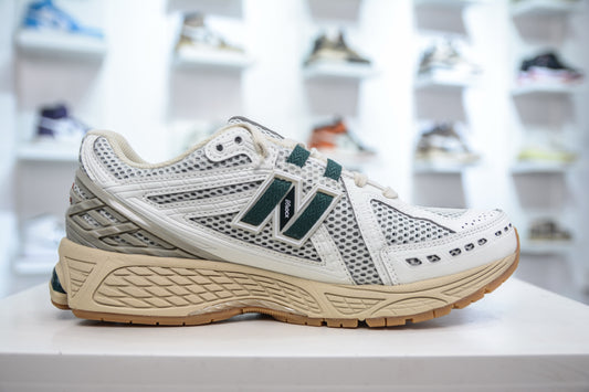 New Balance 1906R