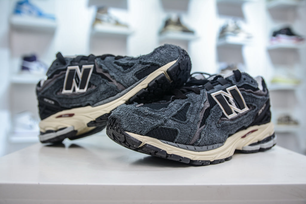 New Balance 1906R