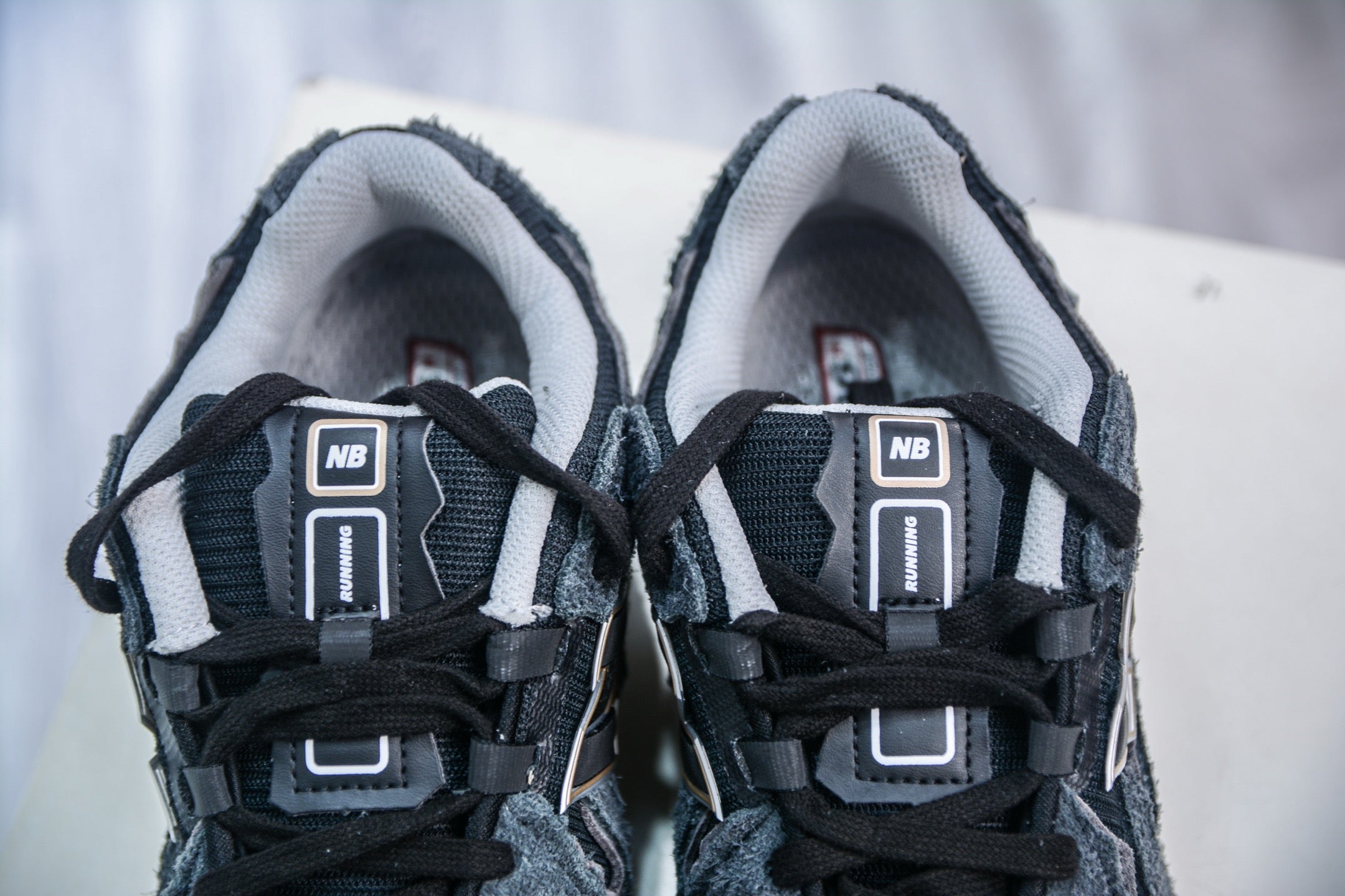 New Balance 1906R