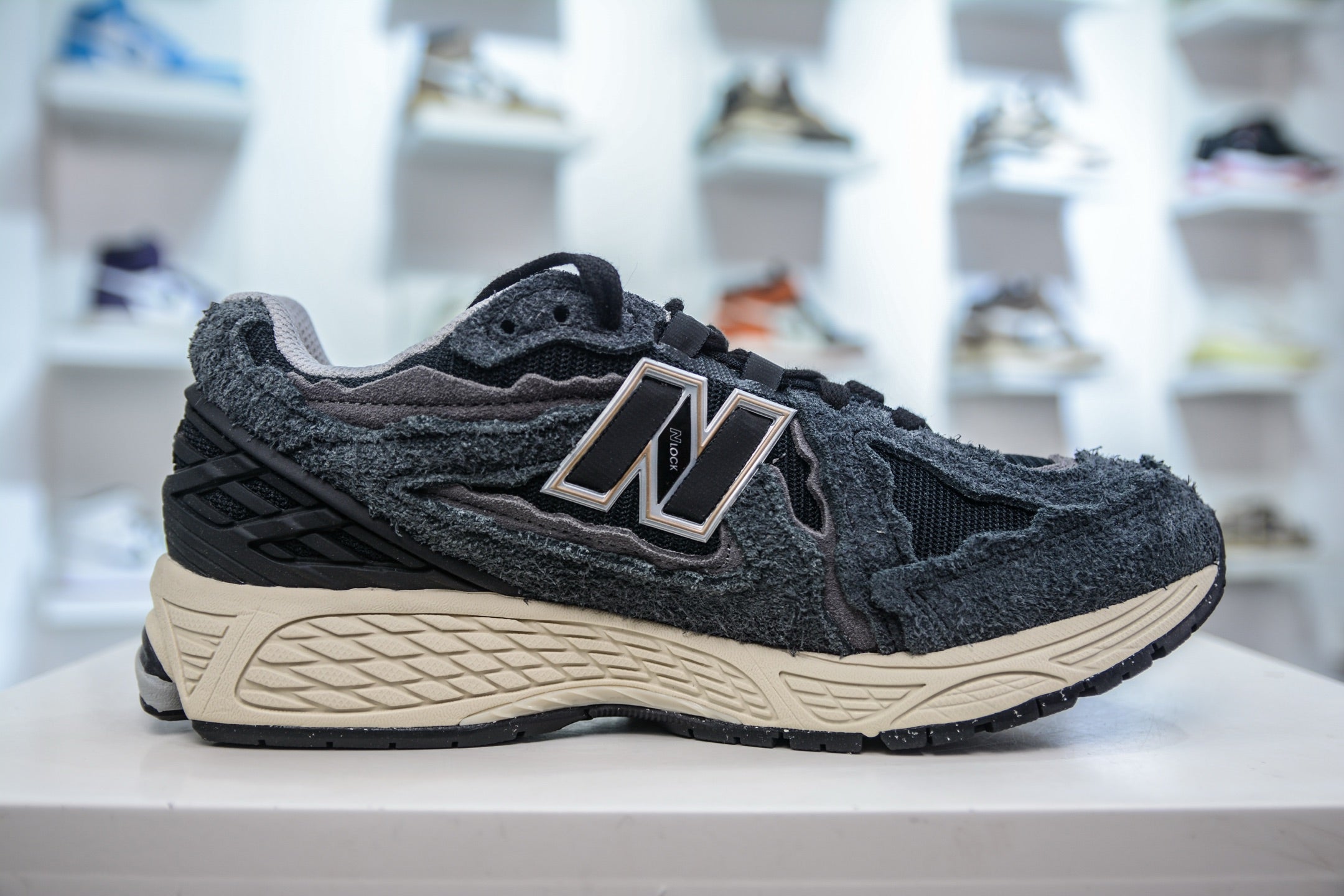 New Balance 1906R