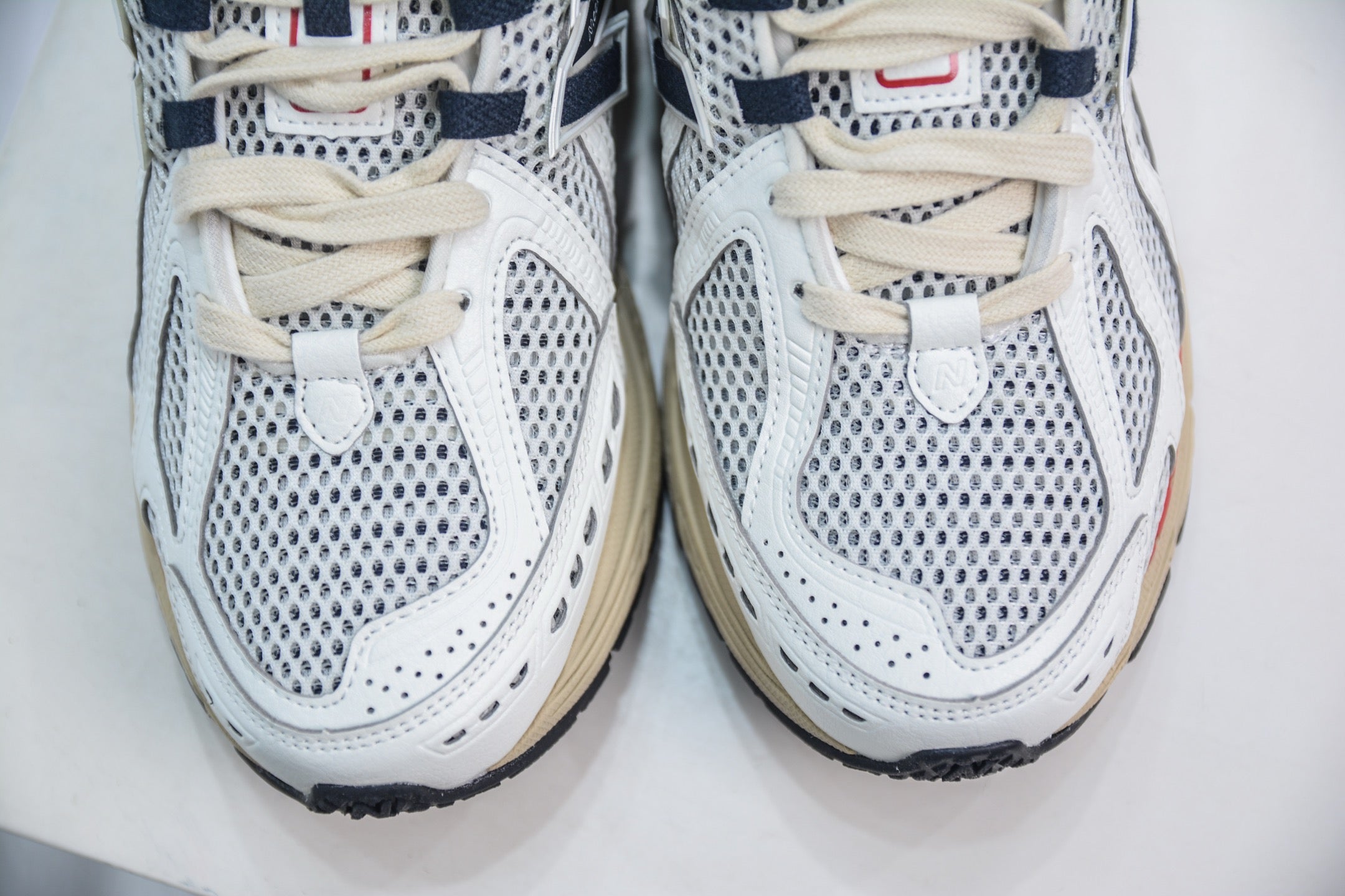 New Balance 1906R