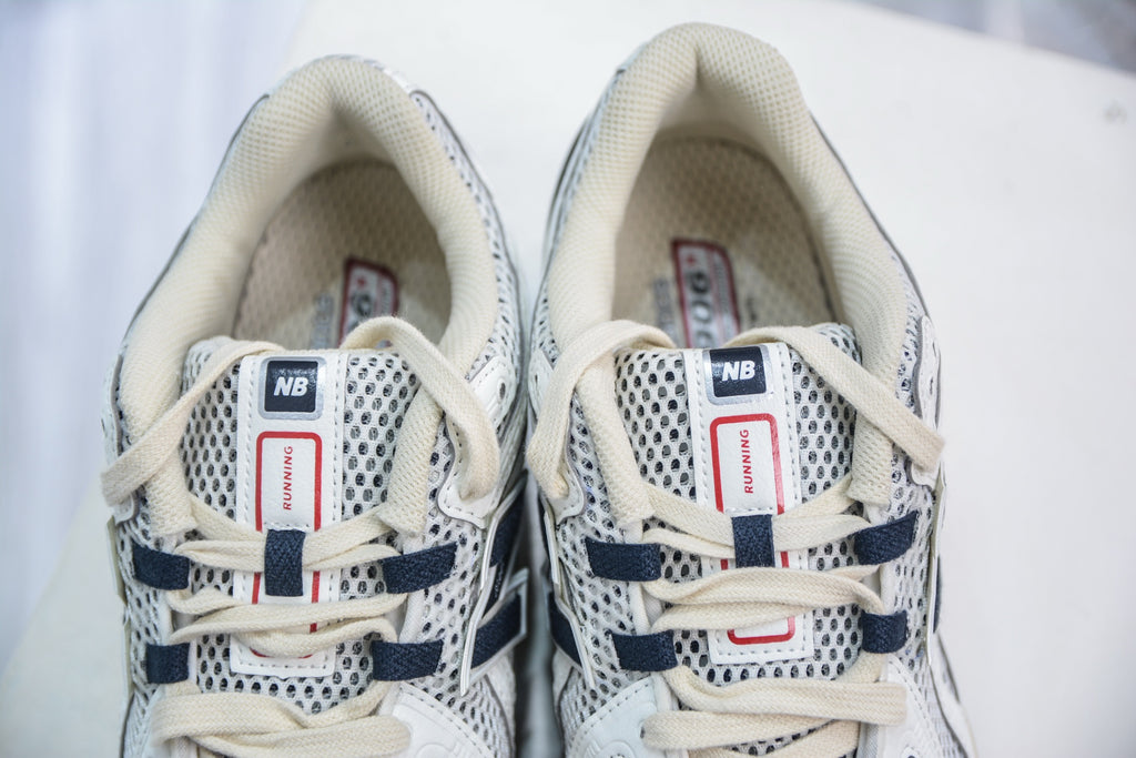 New Balance 1906R