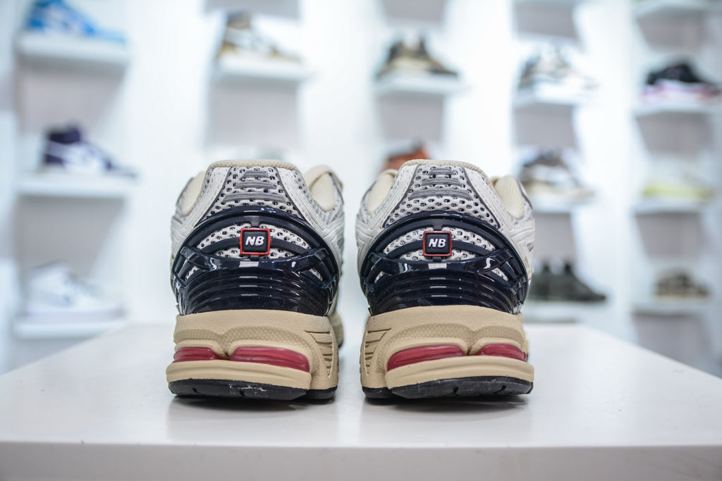 New Balance 1906R