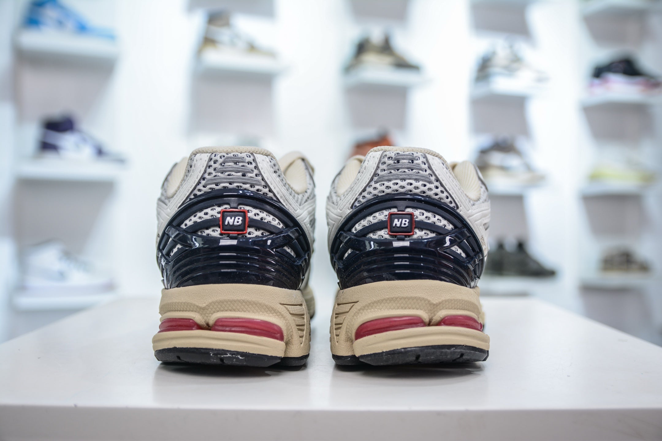 New Balance 1906R