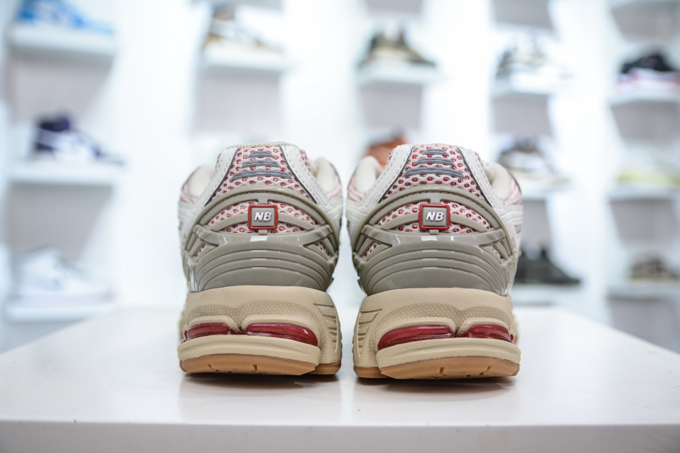 New Balance 1906R