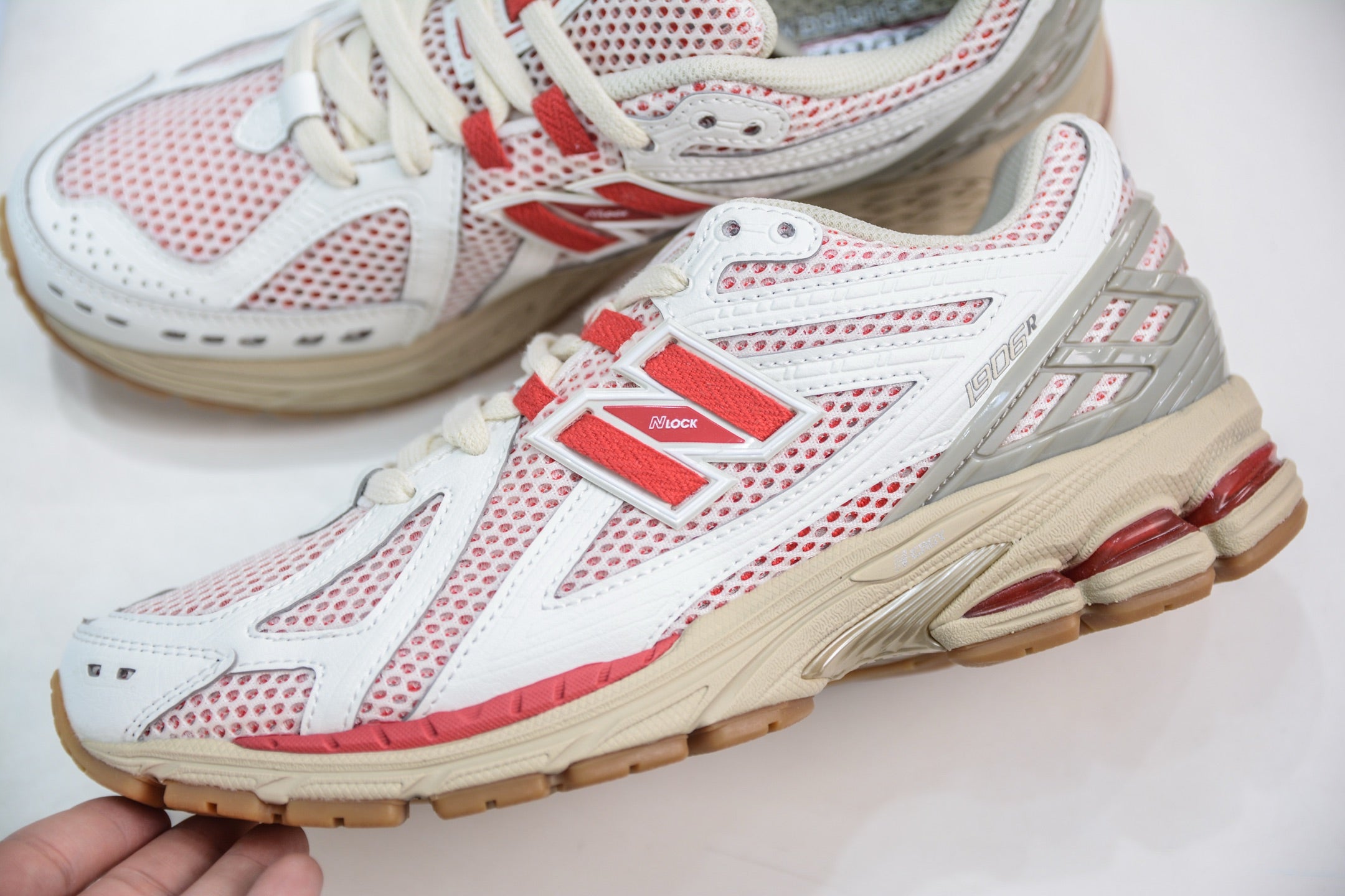 New Balance 1906R