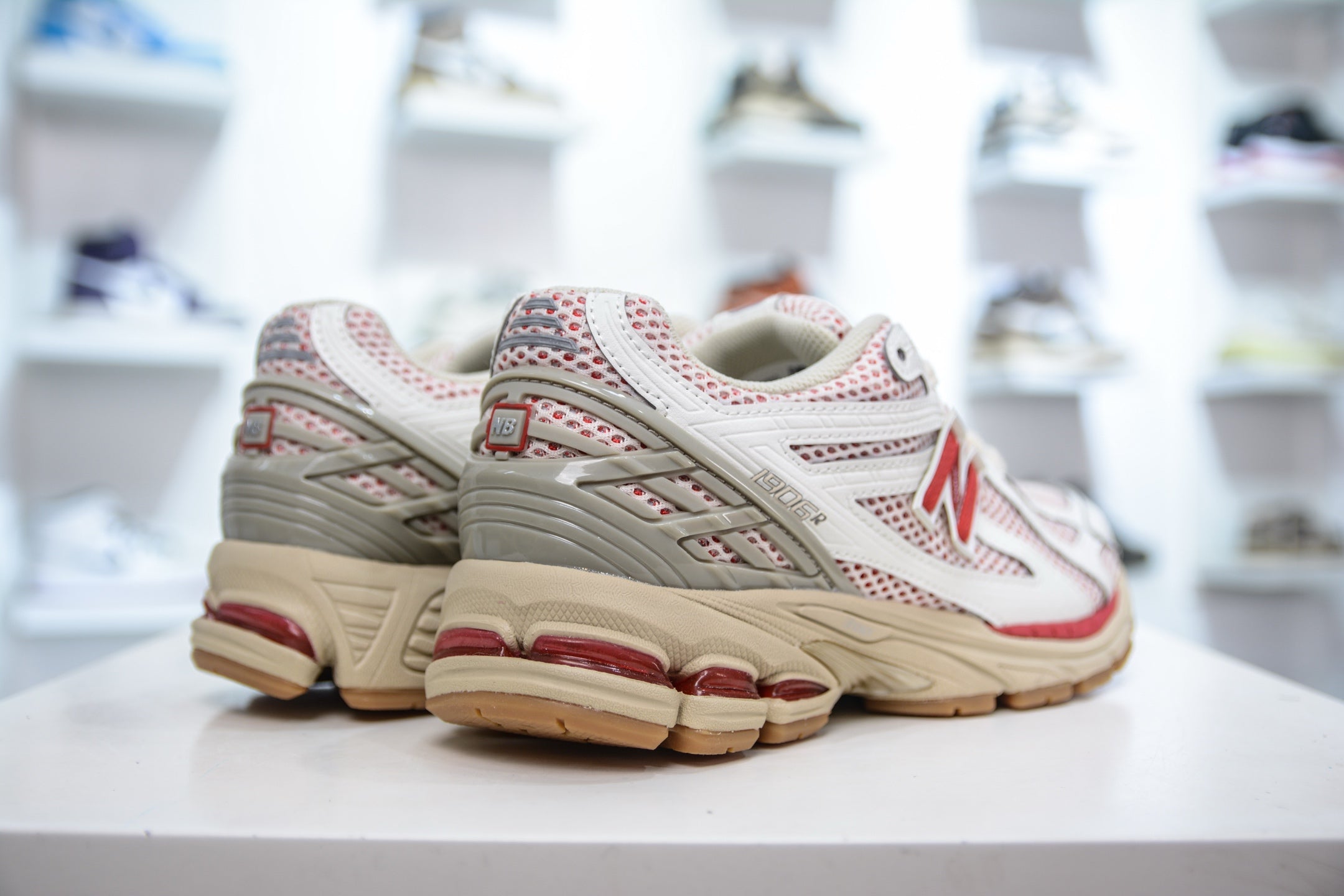New Balance 1906R