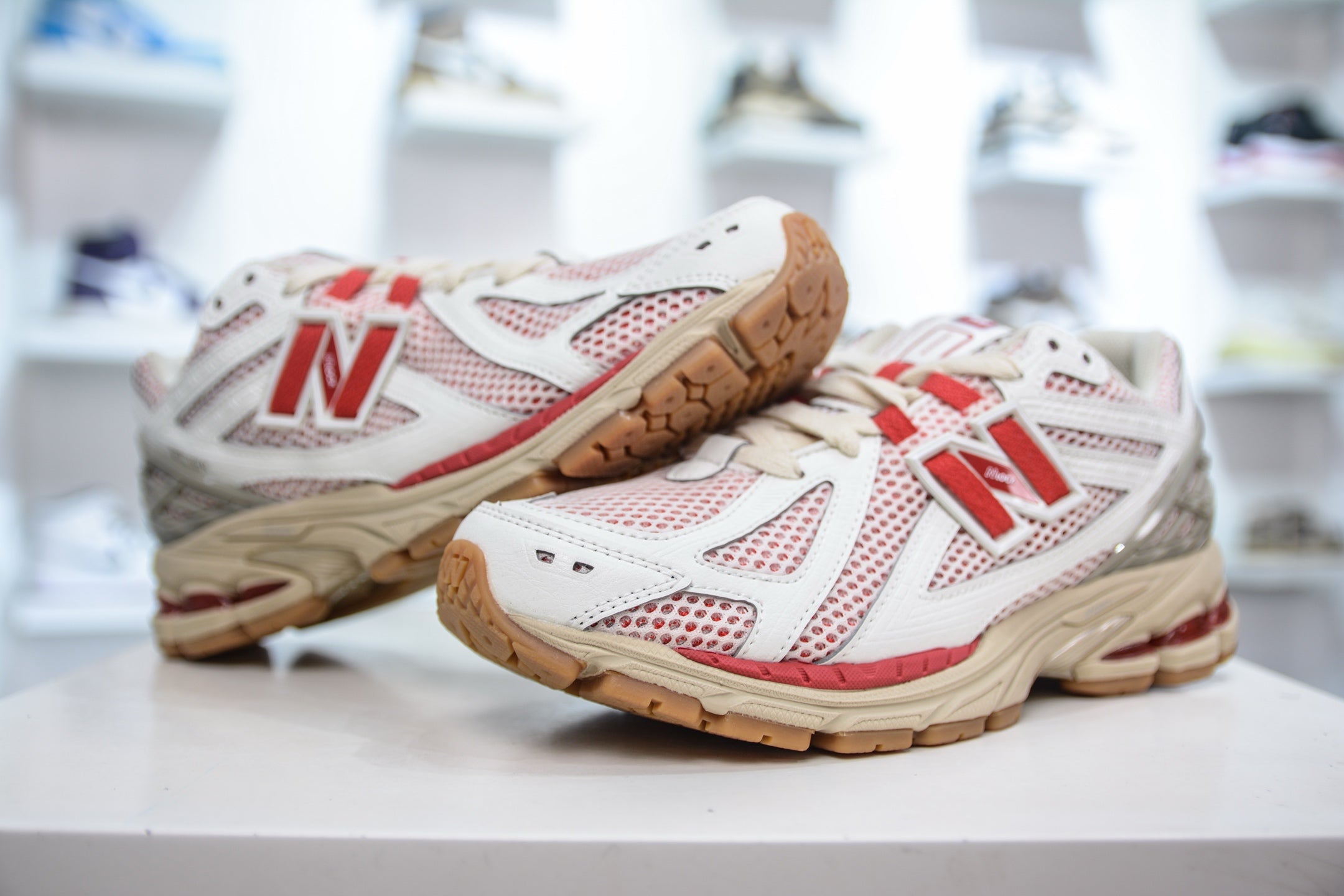 New Balance 1906R