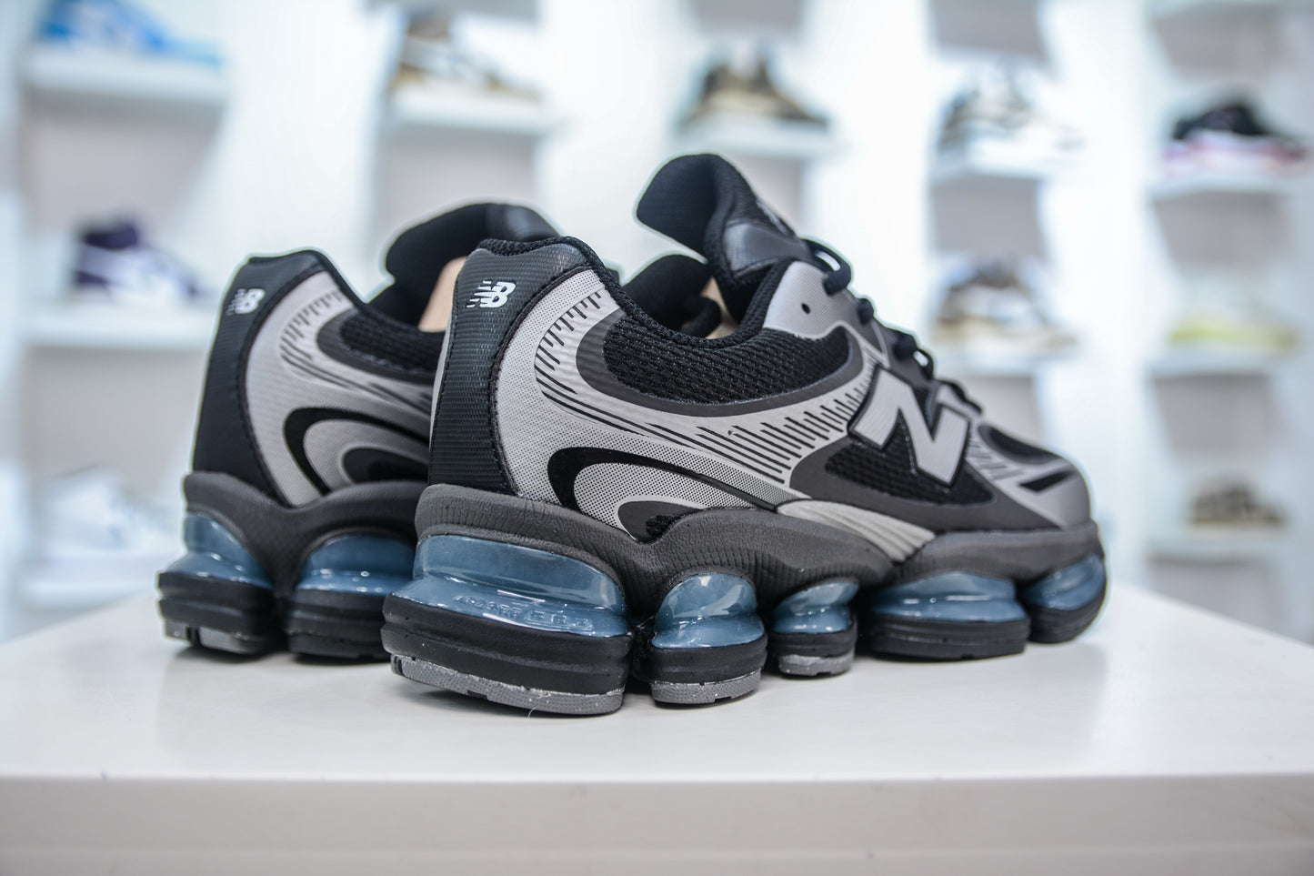 New Balance 2000