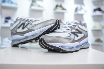 New Balance 2000