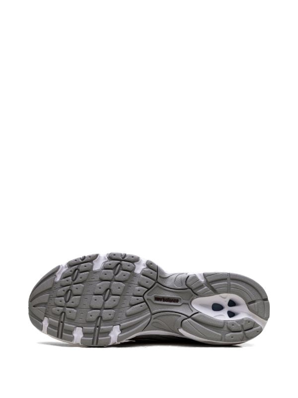 New Balance 740 Argento Nero Bianco