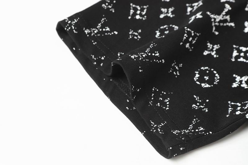 LV T-shirt Nera con Motivo Monogram Sfumato