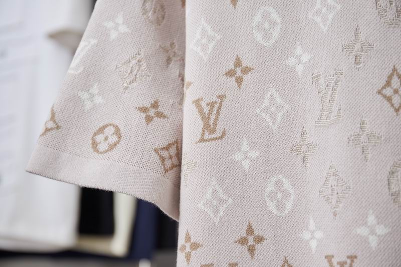 Lv T shirt Louis Vuttion Monogram Beige Sfumata