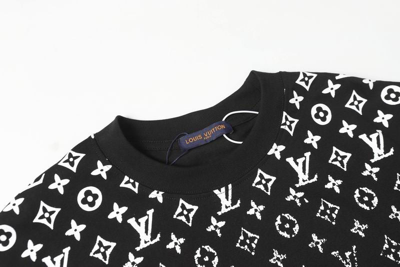 LV T-shirt Nera con Motivo Monogram Sfumato
